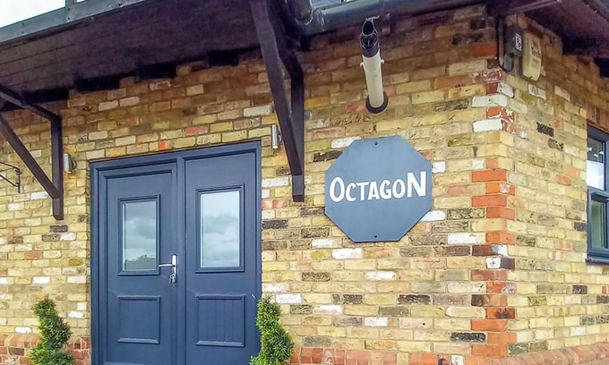 Langworth Ski Chalet | 4 bedroom accommodation in Langworth