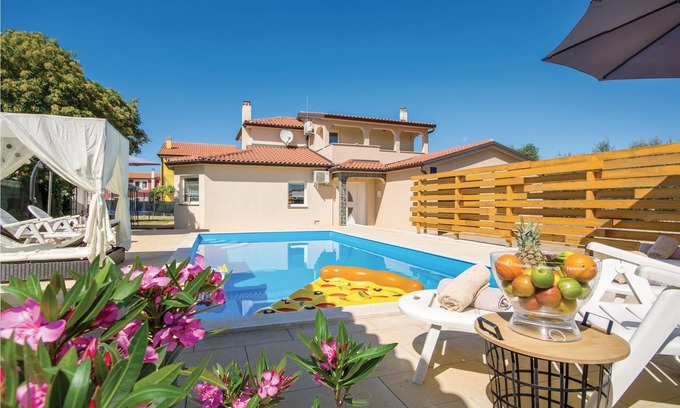 Kastel House | 4 bedroom accommodation in Kastel