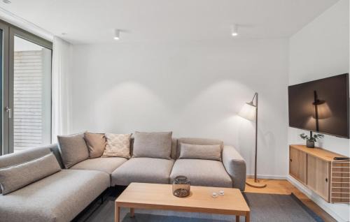 Tossens Apartment | 4 Bedroom Cozy Apartment In Tossens