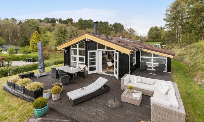 Lyngsbæk Strand House | 4 bedroom gorgeous home in Ebeltoft