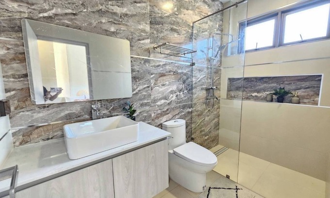 Nong Prue Villa | 4-bedroom villa in beautiful Pattaya with AC