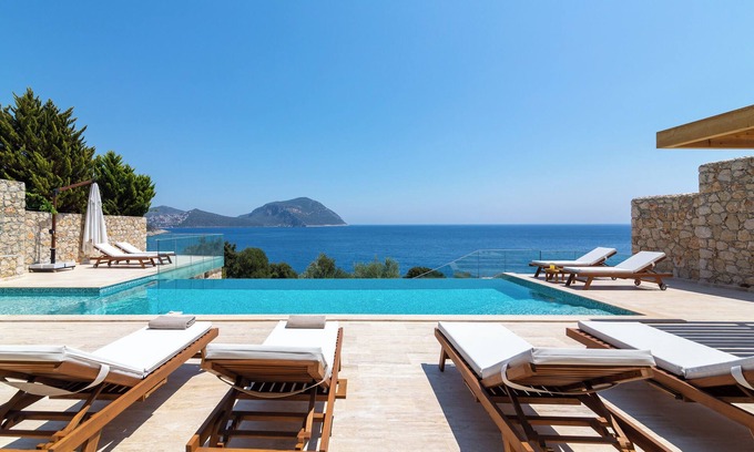 Kalkan Villa | 4-bedroom villa in delightful Antalya with WiFi, AC. Enjoy your stay WE2