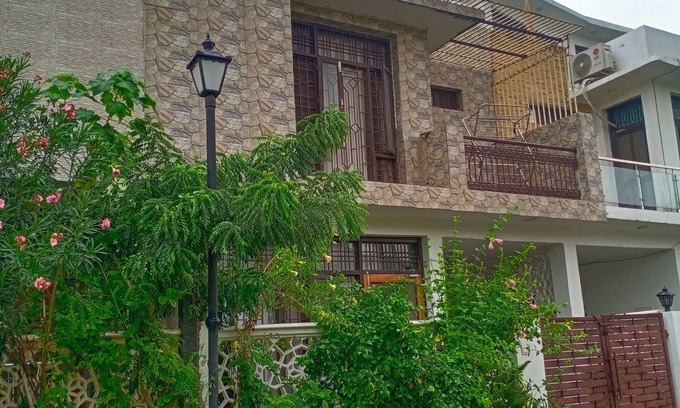 Mohangarh Villa | 4-bedroom villa in welcoming Lucknow with AC, WiFi. Enjoyable stay guaranteed