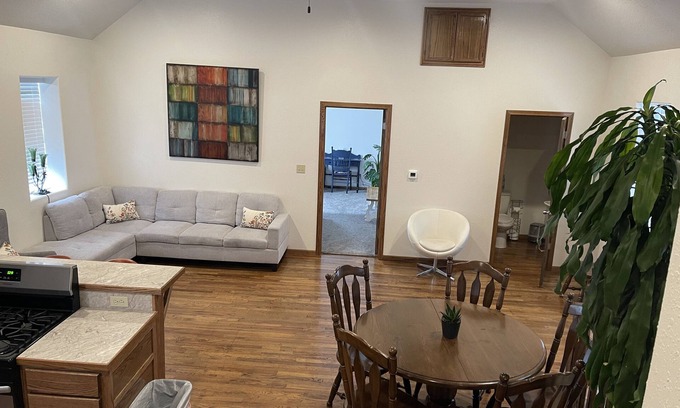 Thermopolis House | 4 bedrooms 3 bath, Tranquil Home, Master suite & Jet tub, Mins from Hot Springs