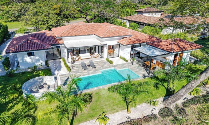 Tamarindo House | 4 Bedrooms Pool Firepit 8 Guests Hacienda Pinilla