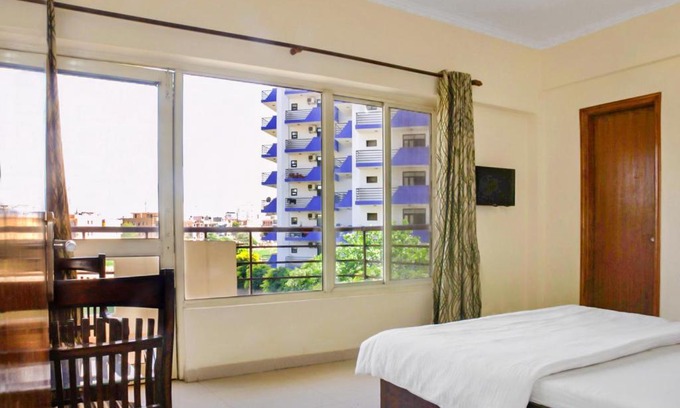Sector 39 Apartment | 4-BR apartment in Sec-39, Gurgaon, by GuestHouser 18888