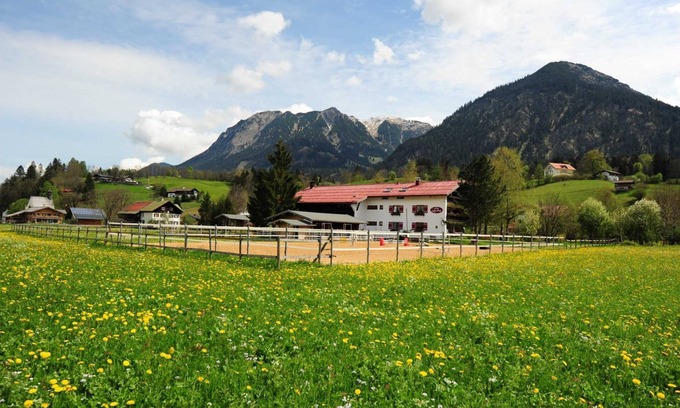 Oberstdorf House | 4 lavender - the farmyard