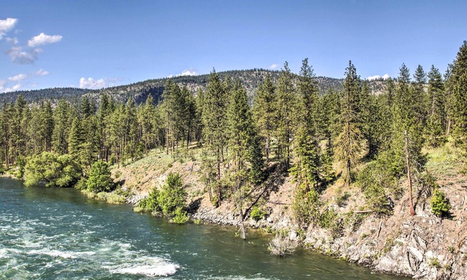 Nine Mile Falls Apartment | 4 Mi to Long Lake Access: Spacious Vista Retreat