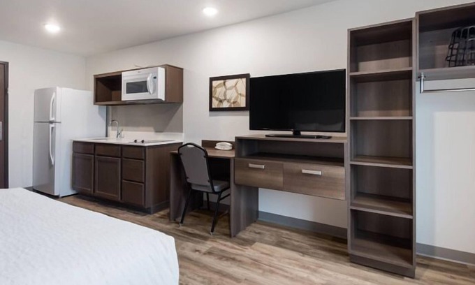 Bearss Plaza House | 4 Relaxing Units w/ Kitchenette, Free Parking! Near Tampa International Airport!