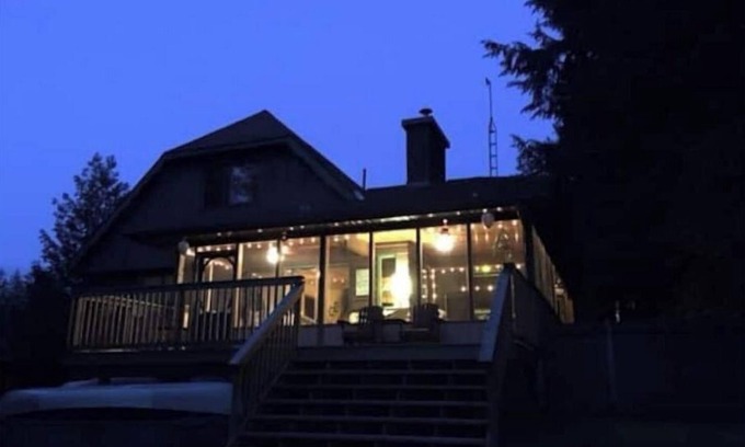 Huntsville House | 4 Season home on quiet Harp Lake