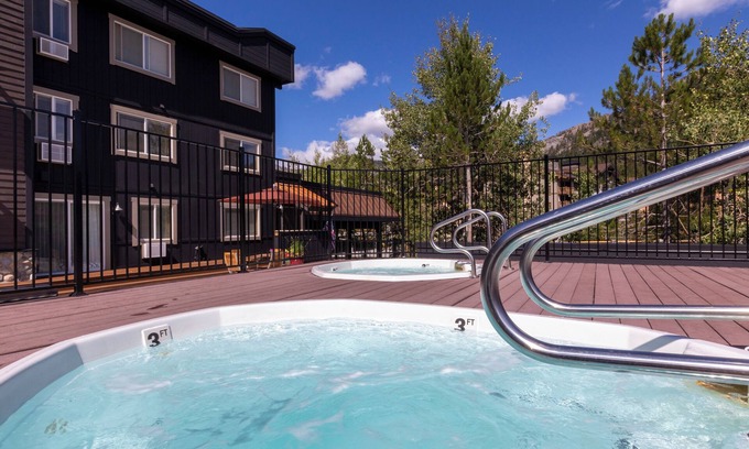 Olympic Valley Hotel | 4 Units | Full Kitchen | Free Parking | Olympic Valley Stay