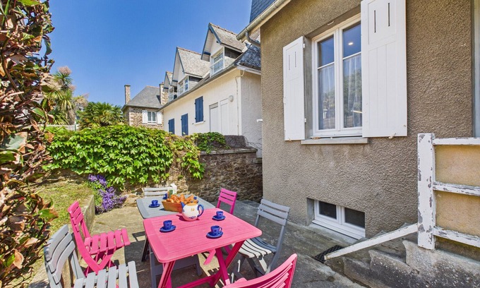 Pleneuf-Val-Andre Ski Chalet | 400 m from the beach, garden, house for 6