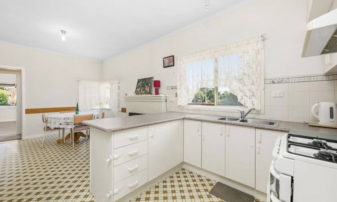 Dromana House | 400 Meters to Dromana Beach and Cafes
