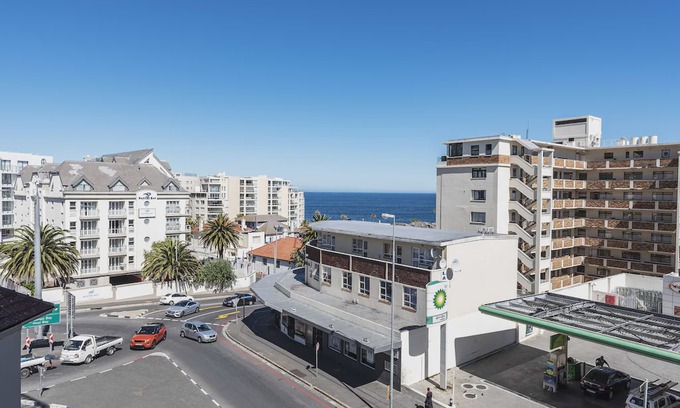 Sea Point Apartment | 404 The Cosmopolitan, Sea Point