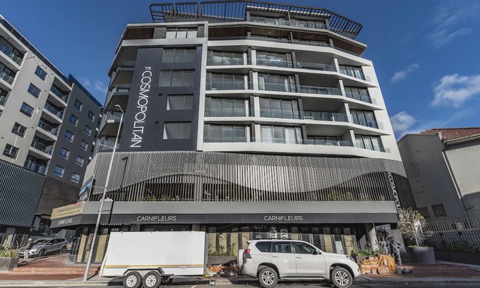Sea Point Apartment | 407 The Cosmopolitan, Sea Point Apartment