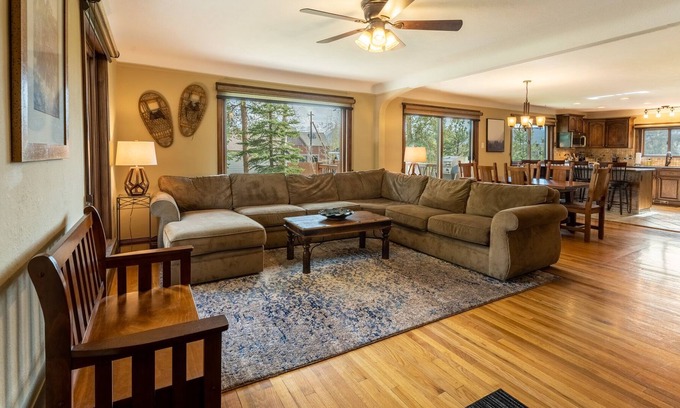 Dillon Cottage | 415 E La Bonte Street : 2 By Summit County Mountain Retreats