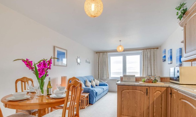 St Ives House | 42 Carrack Widden - One Bedroom House, Sleeps 4