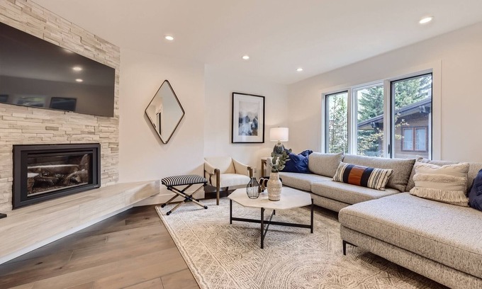 Vail Condo | 434 Gore Creek Dr., All Seasons D3-Vail Village-Remodeled, Pets