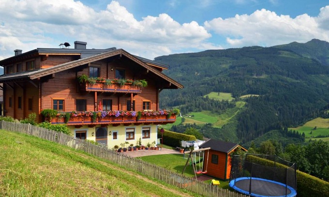 Taxenbach Villa | 45 m² Villa ∙ 1 bedroom ∙ 4 guests