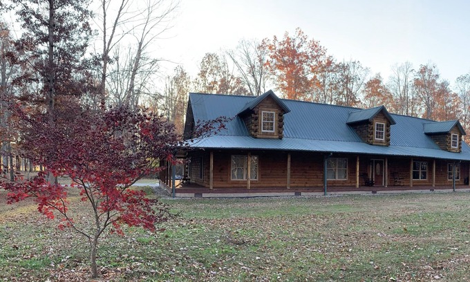 Waco Cabin | 4500 sq ft Secluded Log Cabin on 17 acres-sleeps 16+;Week stay 20% off