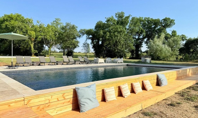 Gazaupouy House | 450m2 villa in the heart of the Gers, 5 suites, dormitory, pool and sunsets