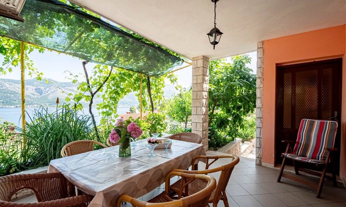 Cove Tri Zala (Zrnovo) Apartment | 47 m² Apartment ∙ 2 bedrooms ∙ 5 guests