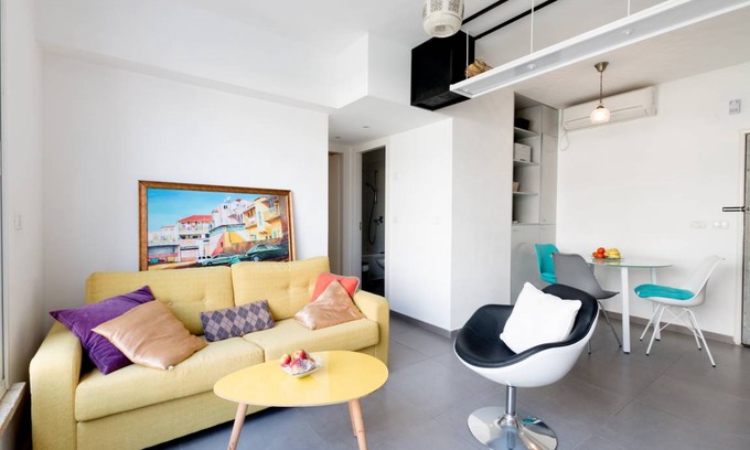 Florentin Apartment | 48 m² Apartment ∙ 2 bedrooms ∙ 3 guests