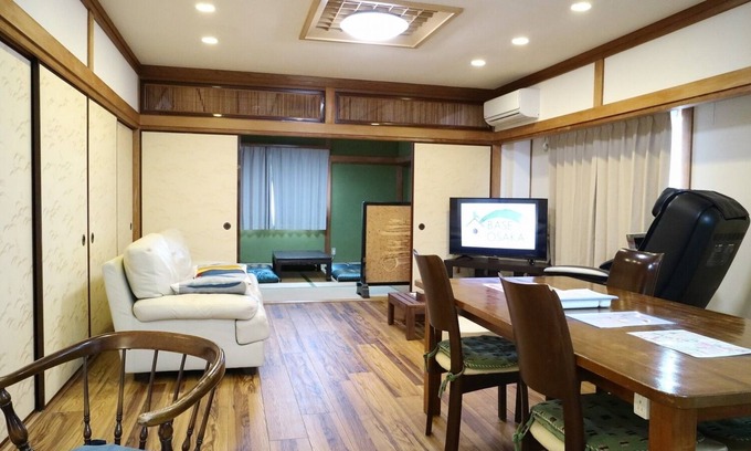 Naniwa House | 4A House for Family with tatami