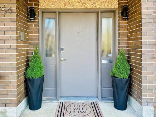 Renfrew-Collingwood House | 4BR 2BA Downtown-View Cozy House with Parking, Pet-Free