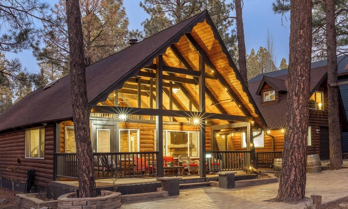 Sedona House | 4BR Cabin w/Hot Tub & Pine Views | Munds Park