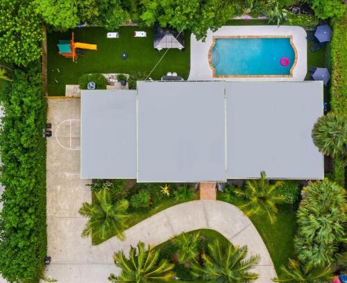 Palm Beach - West Palm Beach House | 4BR Intracoastal Retreat with Pool Games & More