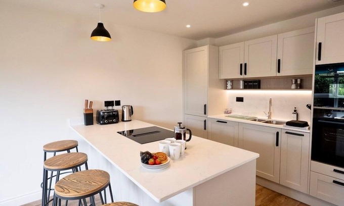 New Forest District House | 4BR Modern Home Near New Forest