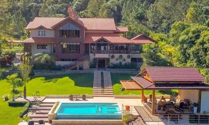 La Vega Province Villa | 4BR 🔆Wood〽️Luxury Mountain⛰Villa @Jarabacoa▪️Family▪️ Heated Pool▪️BBQ
