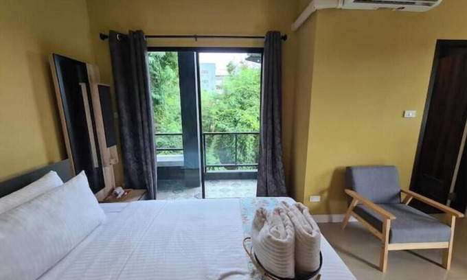 Thung Song Hong Apartment | 4thFL@LanternSuites with Maid Service
