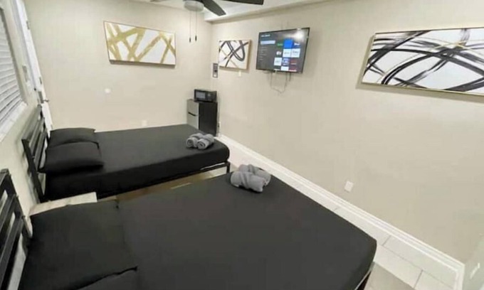 Sunrise Manor Apartment | 5. 6.8Mi To E.D.C 10.9Mi To strip 7Mi To Fremont