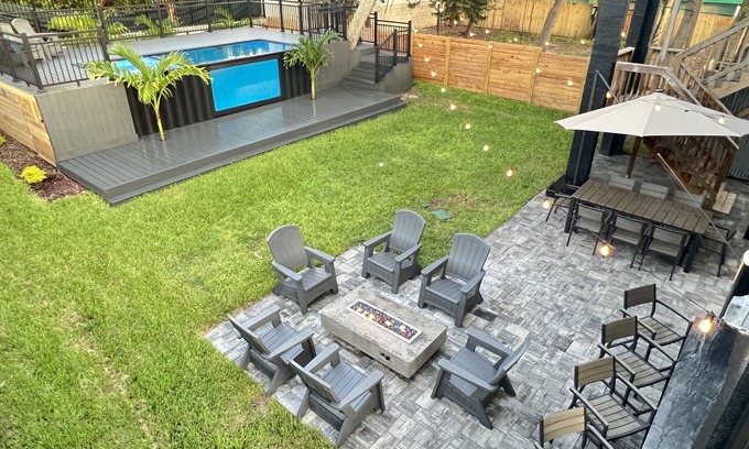 Cocoa Beach House | 5⭐ 6BD/4BA ~ Steps to Beach Shipping Container Pool w ~ Game Rm ~Summer Kitchen