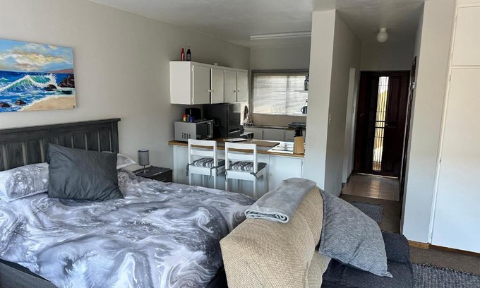 Berea Apartment | 5 Bayview Gonubie Seafront