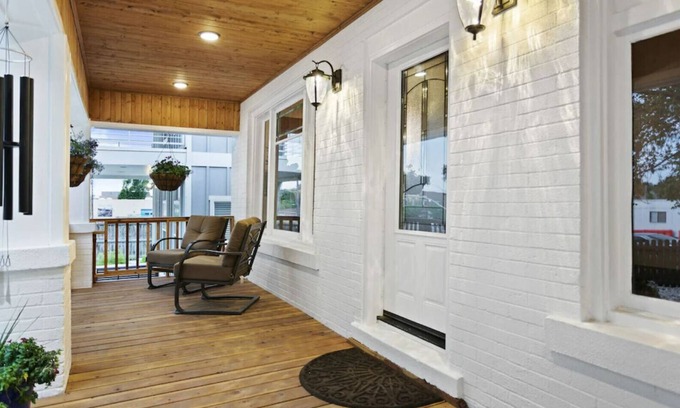 Downtown Salt Lake City House | 5 bd Remodeled Private Home +2 Kitchens + Backyard Oasis+ Best Downtown Location