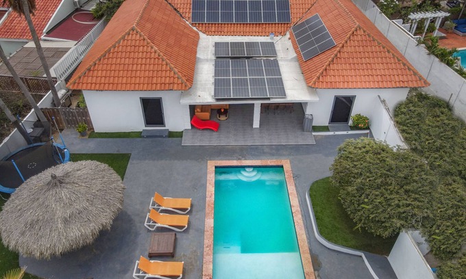 Shiribana Villa | 5 bedr Home in Aruba Santa Cruz With Pool