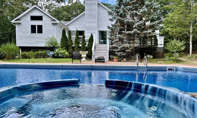 Hampton Bays House | 5 Bedroom in Hampton Bays. Two separate living areas.