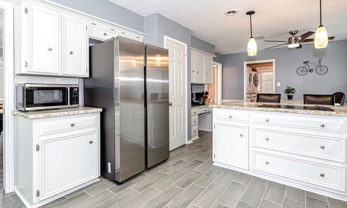 Bammel House | 5-Bedroom Sanctuary w Pool: 25 Mins Downtown SC