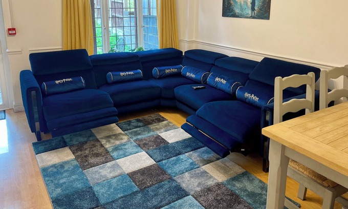 Watford House | 5 Bedroom Themed House Near Watford Junction
