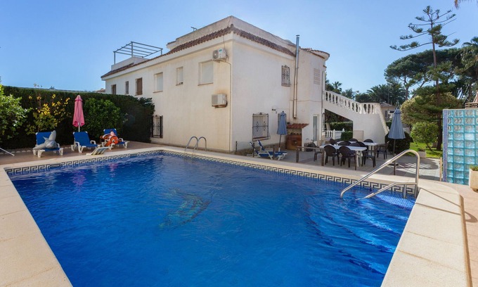 Orihuela Costa Villa | "5 bedroom Villa private Pool and Garden" close to the Sea with Pool & Wi-Fi