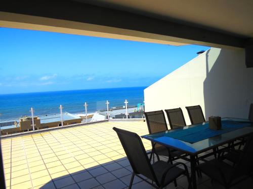Manaba Beach Apartment | 5 Manaba Breeze, Uvongo