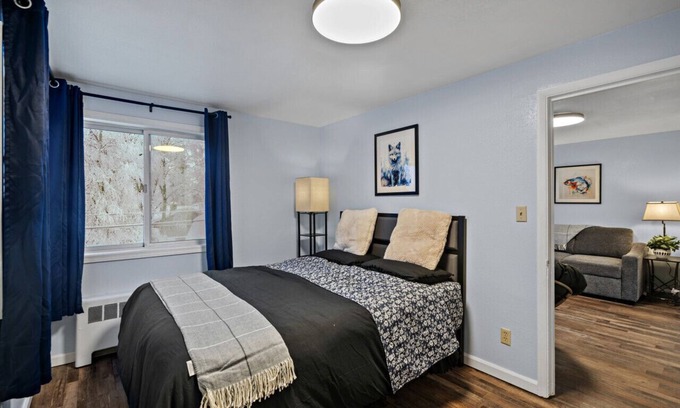 Spenard Apartment | 5 Min walk to restaurants/cafes, 8 min drive to airport, 10 min walk to trails.