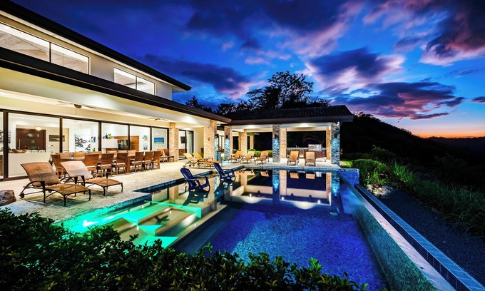 El Ocotal House | 5 MINUTES TO BEACH! Dazzling Luxury Hilltop Estate w/MASSIVE Outdoor Oasis!