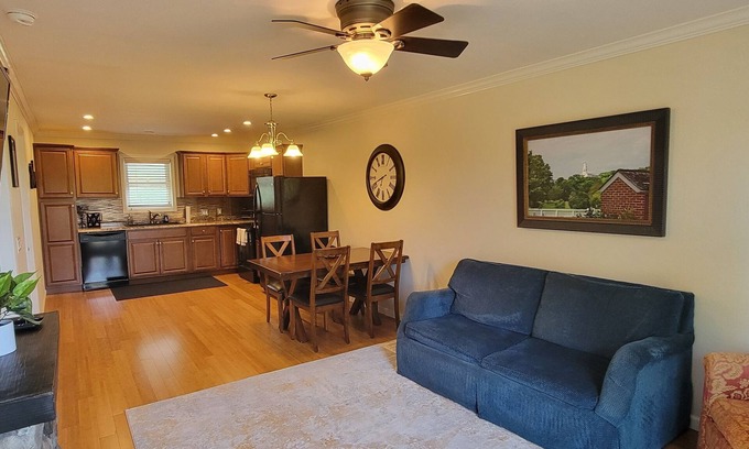 Nauvoo Apartment | 5 Minutes to Downtown Nauvoo - Great Spot for Young Families - Some Stairs