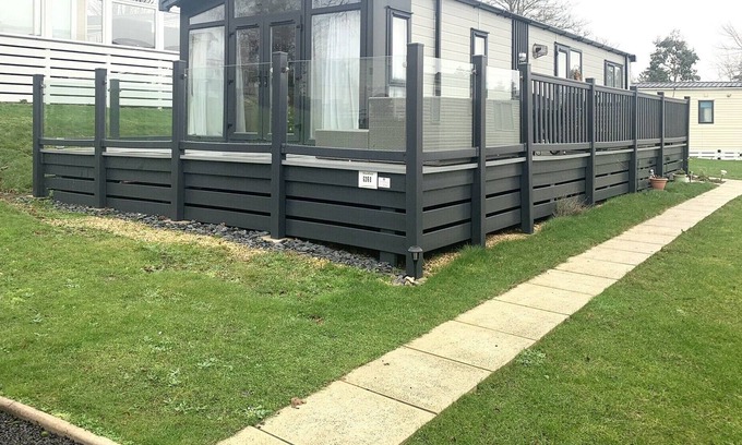 New Forest District House | 5* Shorefield Country Park Holiday Home