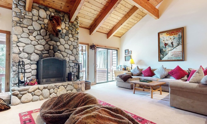 Mammoth Lakes Condo | 5-Star Luxury Home. Across from The Village. Gas Grill, Game Room, Wash/Dryer