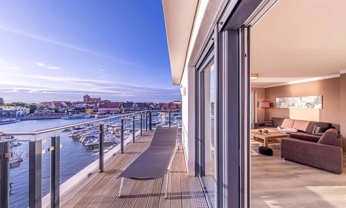 Muritz Apartment | 5 - star vacation apartment deceleration in the harbor residence Waren